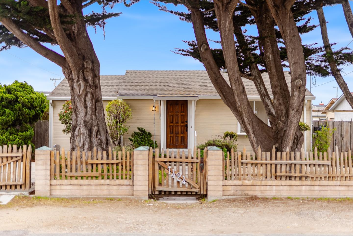 1424 Contra Costa ST