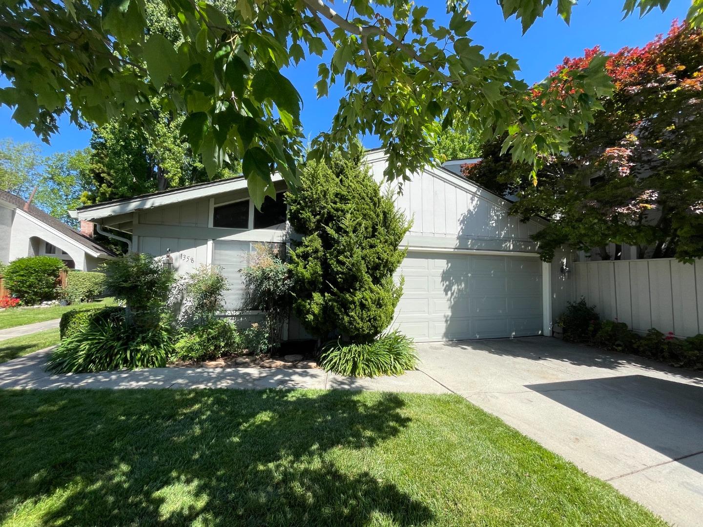 1358 Sydney DR