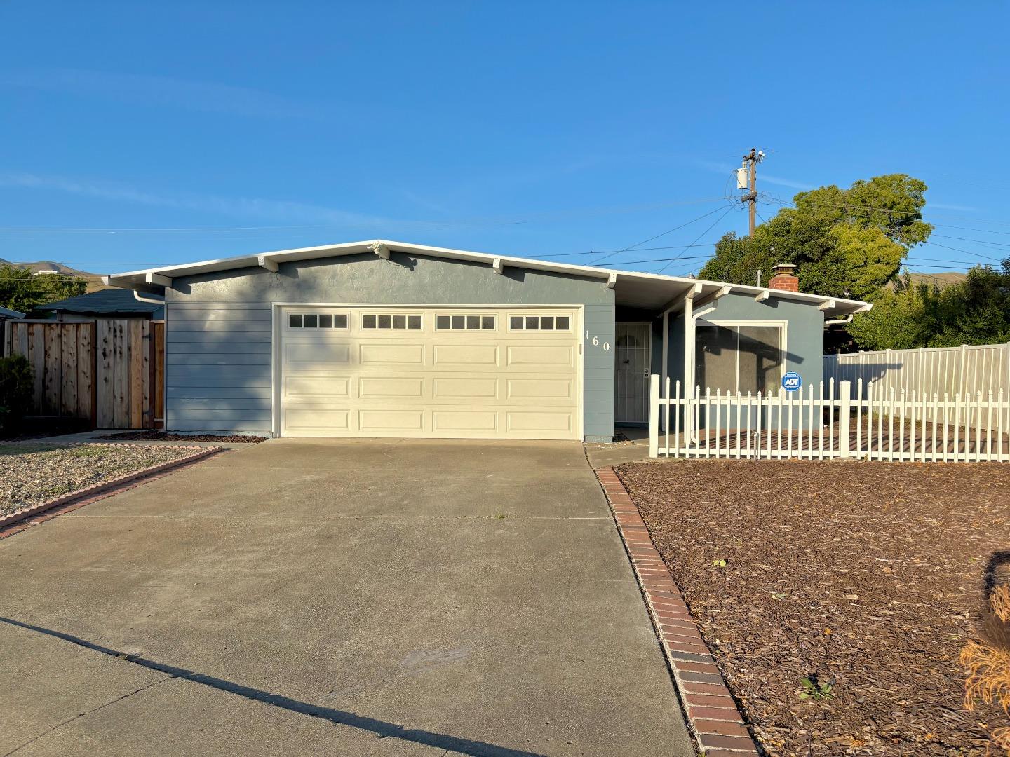 160 Roswell