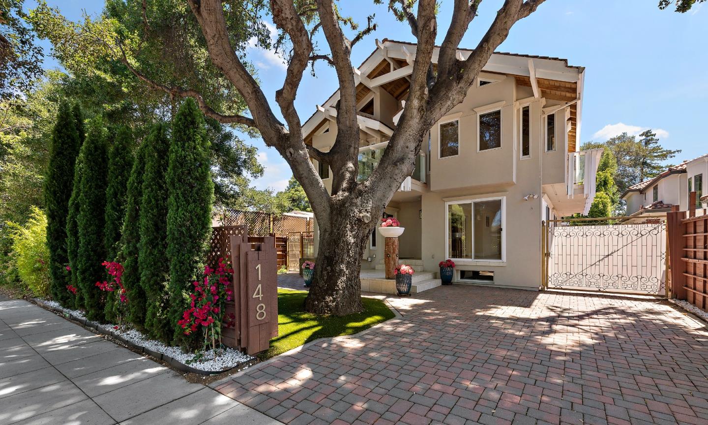 148 Kingsley AVE