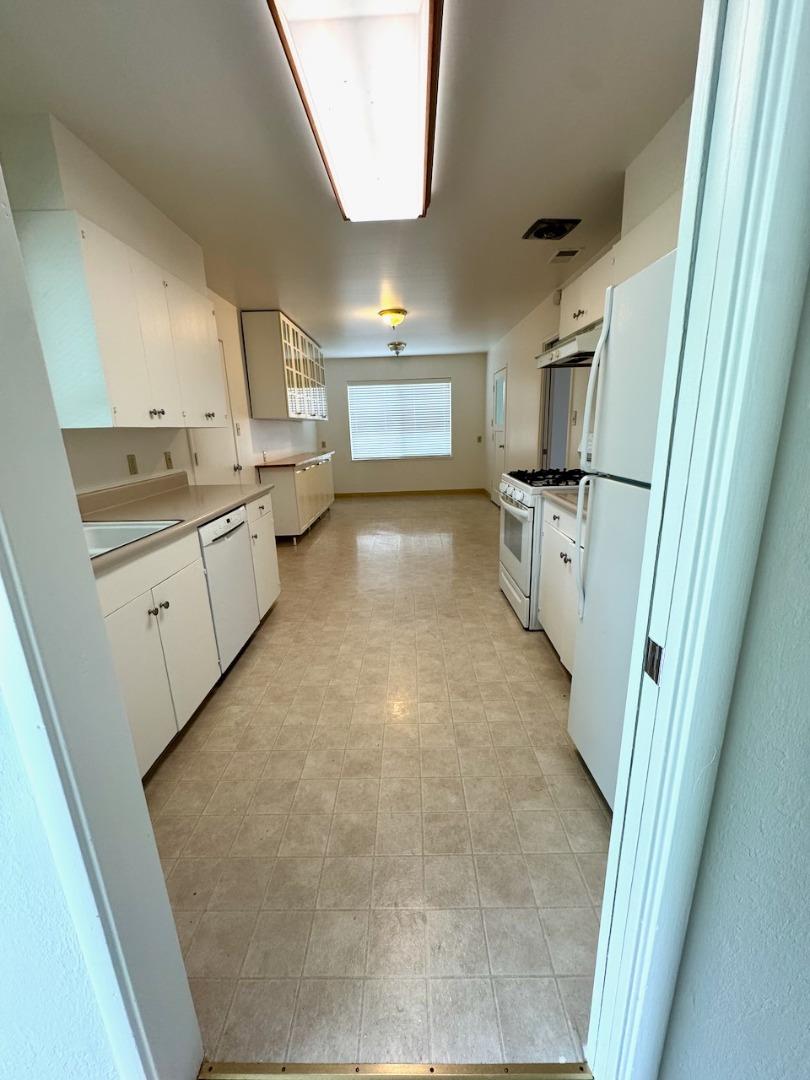 1647 Nilda AVE - Bedroom