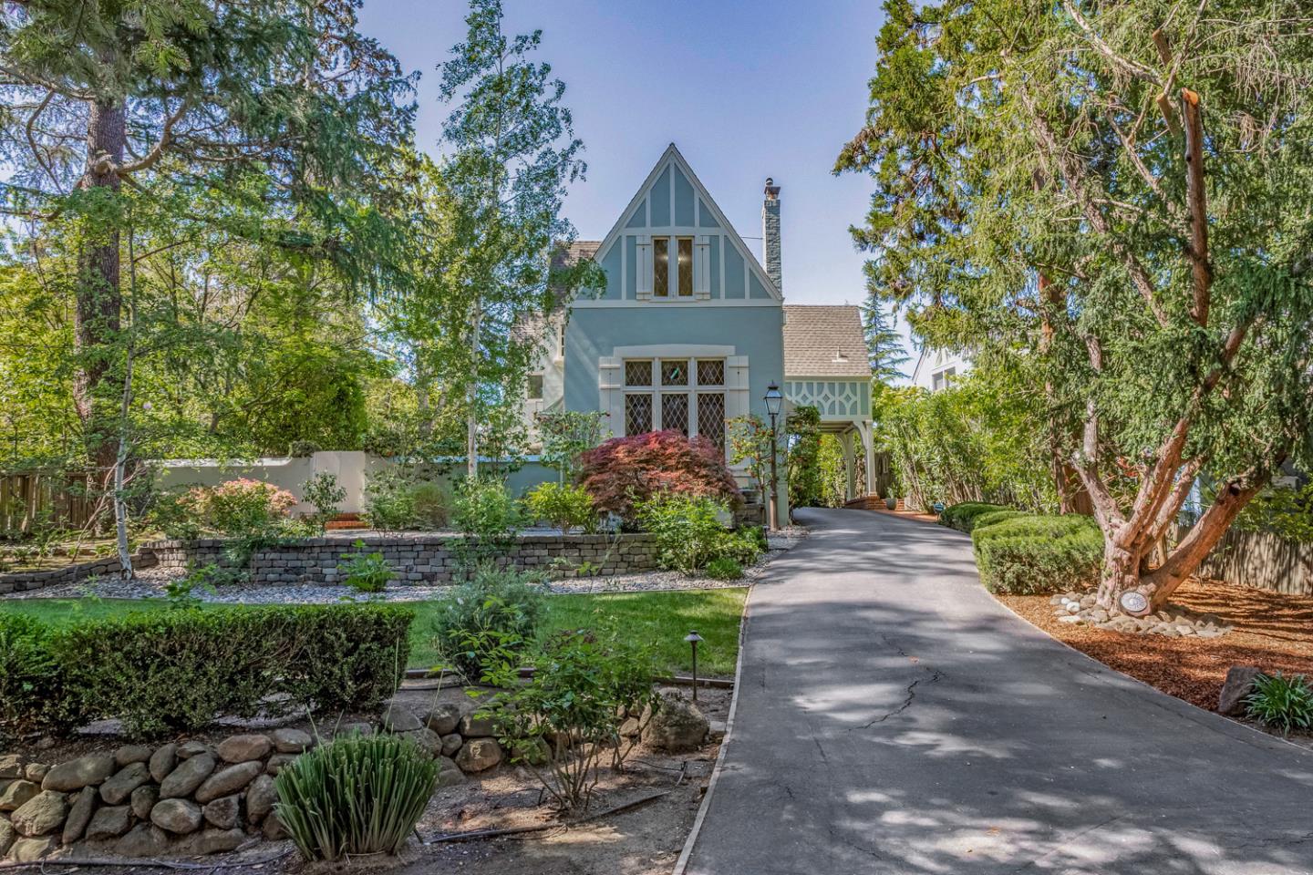 641 Crescent AVE